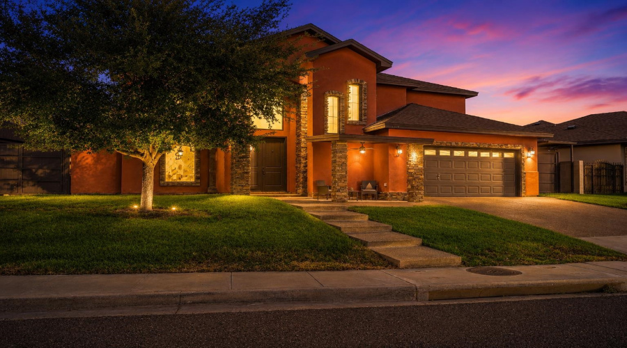 1119 Harlan St, Laredo, Texas 78045, 4 Bedrooms Bedrooms, 6 Rooms Rooms,3 BathroomsBathrooms,Residential,For Sale,1119 Harlan St,20263778