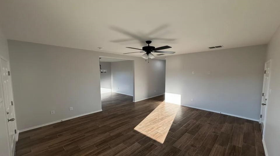 5807 Colegio Ln., Laredo, Texas 78046, 3 Bedrooms Bedrooms, 5 Rooms Rooms,2 BathroomsBathrooms,Residential,For Rent,5807 Colegio Ln.,20263779