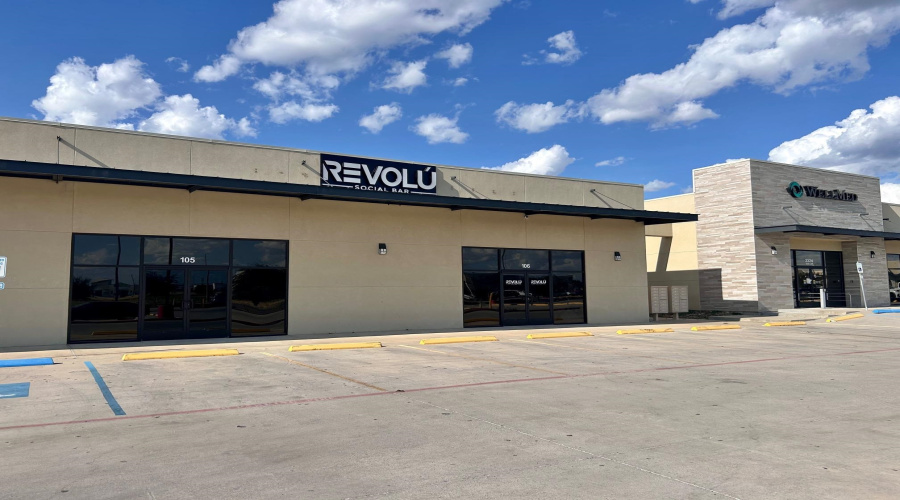 2324 Jacaman Rd, Laredo, Texas 78041, 6 Rooms Rooms,2 BathroomsBathrooms,Commercial retail/office,For Rent,2324 Jacaman Rd,20263780