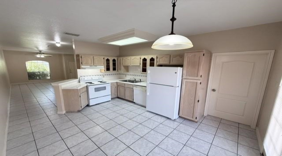 1420 Musser St, Laredo, Texas 78040, 2 Bedrooms Bedrooms, 4 Rooms Rooms,1 BathroomBathrooms,Residential,For Rent,1420 Musser St,20263781
