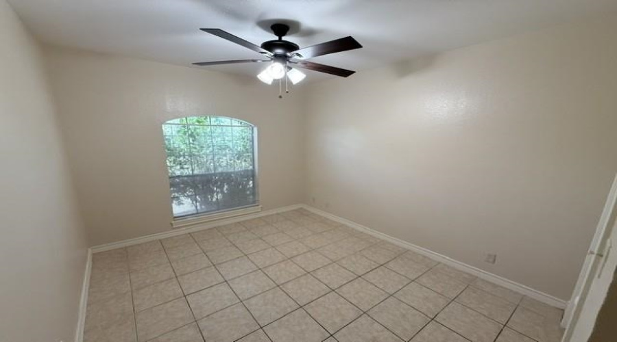 1420 Musser St, Laredo, Texas 78040, 2 Bedrooms Bedrooms, 4 Rooms Rooms,1 BathroomBathrooms,Residential,For Rent,1420 Musser St,20263781