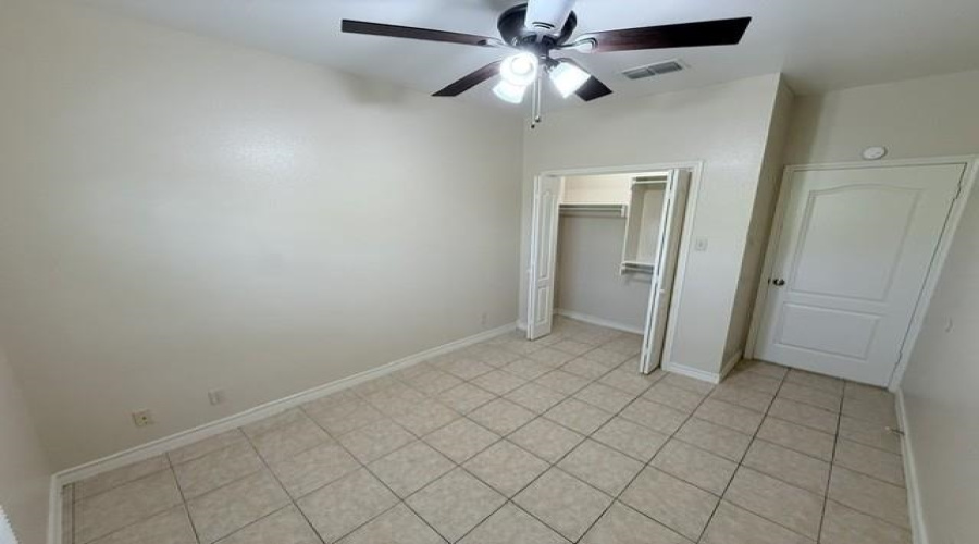 1420 Musser St, Laredo, Texas 78040, 2 Bedrooms Bedrooms, 4 Rooms Rooms,1 BathroomBathrooms,Residential,For Rent,1420 Musser St,20263781