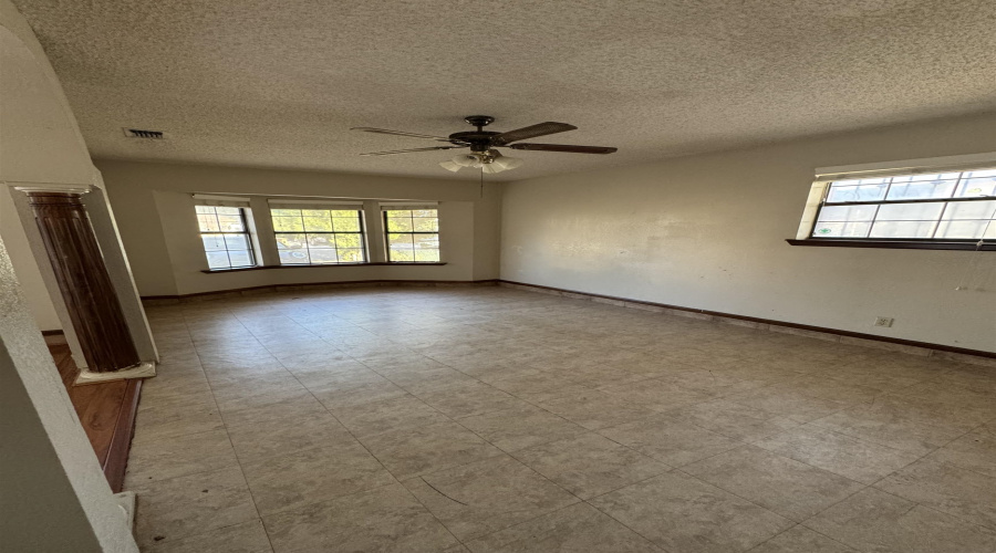 404 Venado Ct, Laredo, Texas 78045, 4 Bedrooms Bedrooms, 7 Rooms Rooms,3 BathroomsBathrooms,Residential,For Rent,404 Venado Ct,20263783
