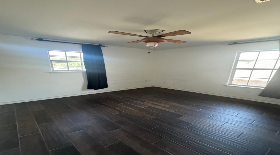 10107 Caballo Dr, laredo, Texas 78045, 4 Bedrooms Bedrooms, 7 Rooms Rooms,2 BathroomsBathrooms,Residential,For Sale,10107 Caballo Dr,20263785