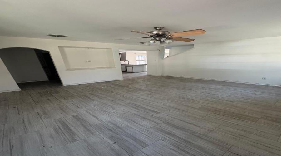 10107 Caballo Dr, laredo, Texas 78045, 4 Bedrooms Bedrooms, 7 Rooms Rooms,2 BathroomsBathrooms,Residential,For Sale,10107 Caballo Dr,20263785