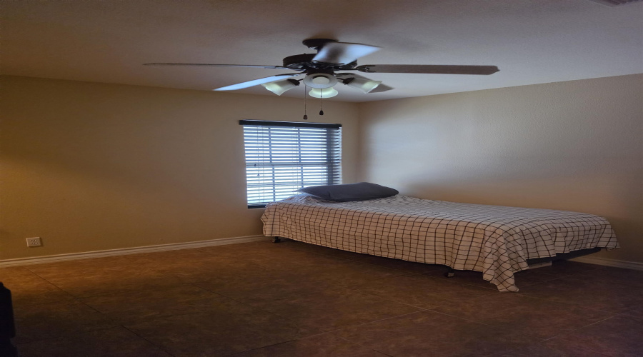 3810 Sandcliff Dr, Laredo, Texas 78045, 3 Bedrooms Bedrooms, 5 Rooms Rooms,2 BathroomsBathrooms,Residential,For Sale,3810 Sandcliff Dr,20263792