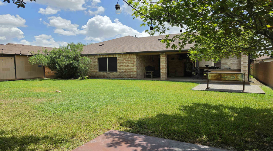 3810 Sandcliff Dr, Laredo, Texas 78045, 3 Bedrooms Bedrooms, 5 Rooms Rooms,2 BathroomsBathrooms,Residential,For Sale,3810 Sandcliff Dr,20263792