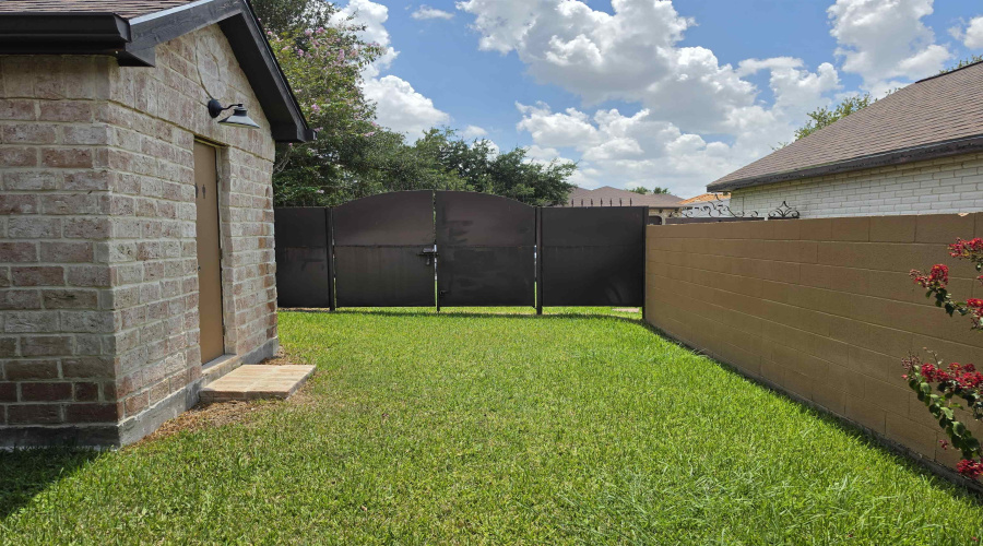 3810 Sandcliff Dr, Laredo, Texas 78045, 3 Bedrooms Bedrooms, 5 Rooms Rooms,2 BathroomsBathrooms,Residential,For Sale,3810 Sandcliff Dr,20263792