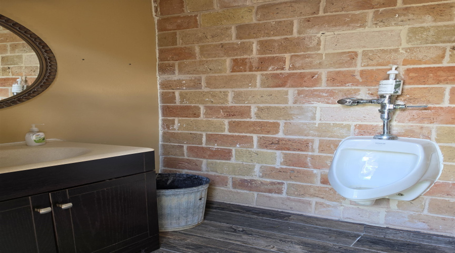 3810 Sandcliff Dr, Laredo, Texas 78045, 3 Bedrooms Bedrooms, 5 Rooms Rooms,2 BathroomsBathrooms,Residential,For Sale,3810 Sandcliff Dr,20263792