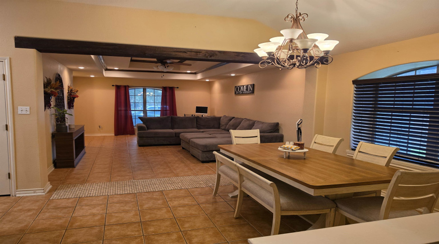3810 Sandcliff Dr, Laredo, Texas 78045, 3 Bedrooms Bedrooms, 5 Rooms Rooms,2 BathroomsBathrooms,Residential,For Sale,3810 Sandcliff Dr,20263792