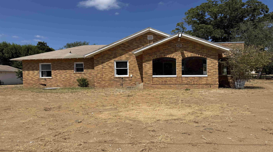 1319 Mier St, Laredo, Texas 78040, 2 Bedrooms Bedrooms, 6 Rooms Rooms,1 BathroomBathrooms,Residential,For Rent,1319 Mier St,20263796
