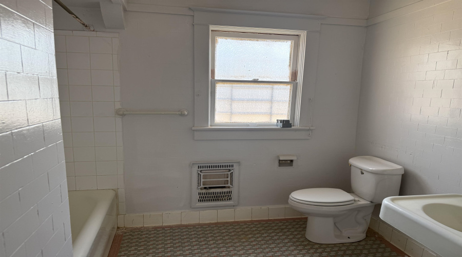 1319 Mier St, Laredo, Texas 78040, 2 Bedrooms Bedrooms, 6 Rooms Rooms,1 BathroomBathrooms,Residential,For Rent,1319 Mier St,20263796