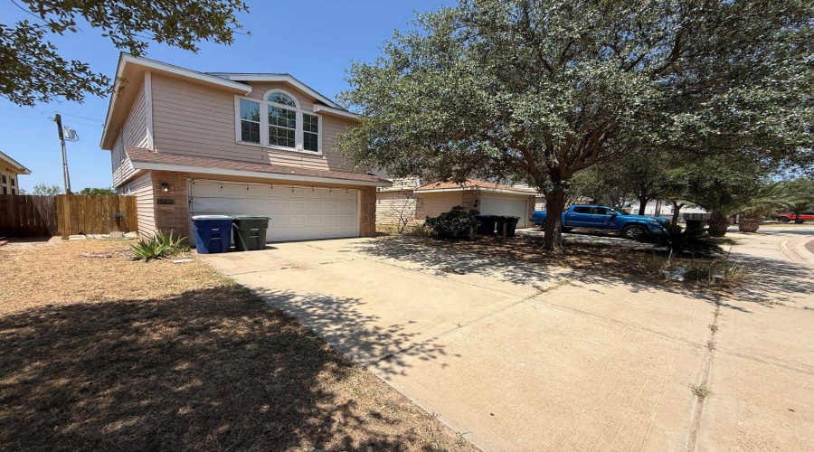 1608 Aransas Pass Dr, Laredo, Texas 78045, 3 Bedrooms Bedrooms, 6 Rooms Rooms,2 BathroomsBathrooms,Residential,For Sale,1608 Aransas Pass Dr,20263798