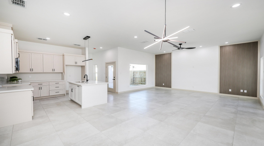 1618 Brangus St., LAREDO, Texas 78046, 3 Bedrooms Bedrooms, 6 Rooms Rooms,2 BathroomsBathrooms,Residential,For Sale,1618 Brangus St.,20263800