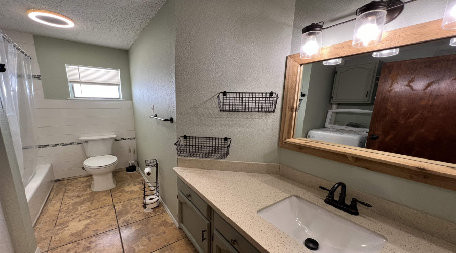 4553 Hachar Ln, Laredo, Texas 78046, 3 Bedrooms Bedrooms, 6 Rooms Rooms,1 BathroomBathrooms,Residential,For Rent,4553 Hachar Ln,20263802