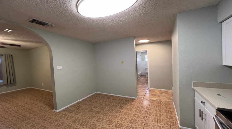 4553 Hachar Ln, Laredo, Texas 78046, 3 Bedrooms Bedrooms, 6 Rooms Rooms,1 BathroomBathrooms,Residential,For Rent,4553 Hachar Ln,20263802