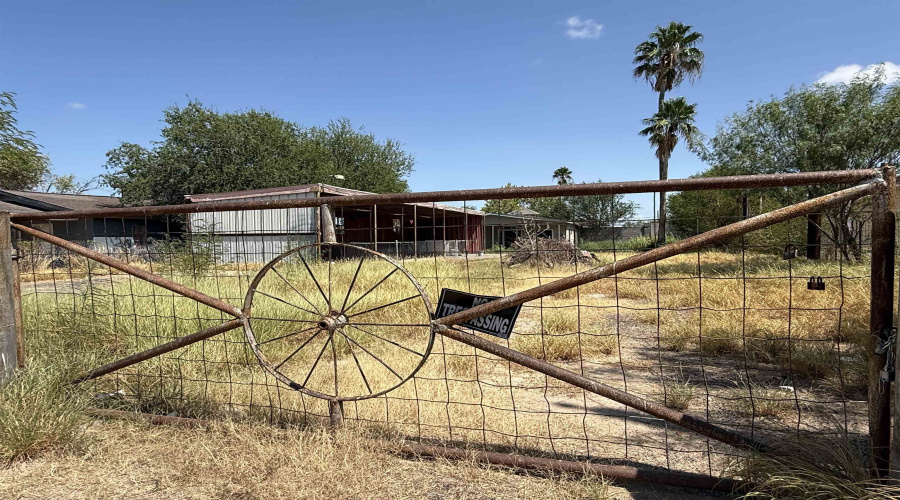 1866 W Orquidia Ln W, RIO BRAVO, Texas 78046, 2 Bedrooms Bedrooms, 3 Rooms Rooms,1 BathroomBathrooms,Residential,For Sale,1866 W Orquidia Ln W,20263803