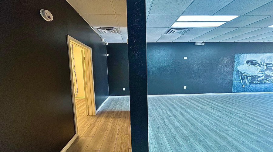 12520 Mines Rd, Laredo, Texas 78045, 1 Room Rooms,1 BathroomBathrooms,Commercial retail/office,For Rent,12520 Mines Rd,20263806