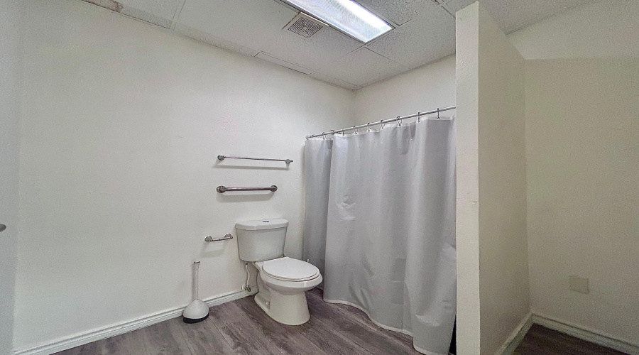 12520 Mines Rd, Laredo, Texas 78045, 1 Room Rooms,1 BathroomBathrooms,Commercial retail/office,For Rent,12520 Mines Rd,20263806