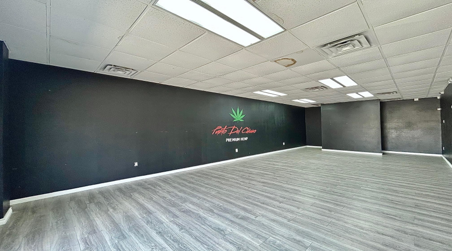 12520 Mines Rd, Laredo, Texas 78045, 1 Room Rooms,1 BathroomBathrooms,Commercial retail/office,For Rent,12520 Mines Rd,20263806