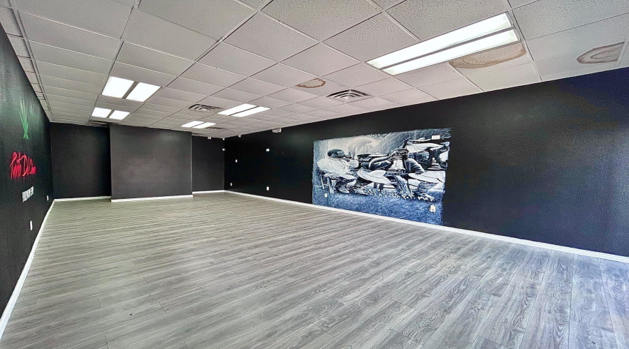 12520 Mines Rd, Laredo, Texas 78045, 1 Room Rooms,1 BathroomBathrooms,Commercial retail/office,For Rent,12520 Mines Rd,20263806