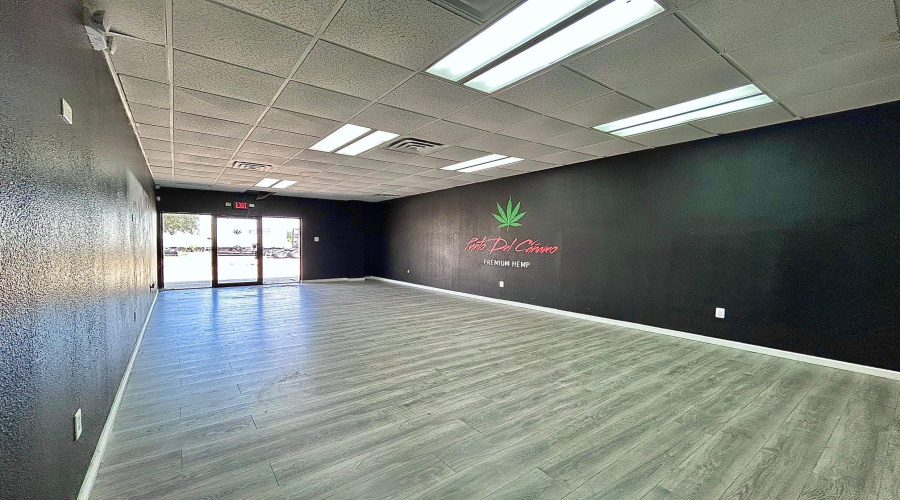 12520 Mines Rd, Laredo, Texas 78045, 1 Room Rooms,1 BathroomBathrooms,Commercial retail/office,For Rent,12520 Mines Rd,20263806