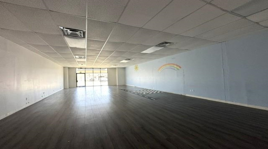 3210 Jaime Zapata Memorial Hwy, Laredo, Texas 78043, 6 Rooms Rooms,2 BathroomsBathrooms,Commercial retail/office,For Rent,3210 Jaime Zapata Memorial Hwy,20263810
