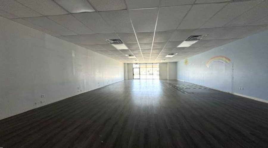 3210 Jaime Zapata Memorial Hwy, Laredo, Texas 78043, 6 Rooms Rooms,2 BathroomsBathrooms,Commercial retail/office,For Rent,3210 Jaime Zapata Memorial Hwy,20263810