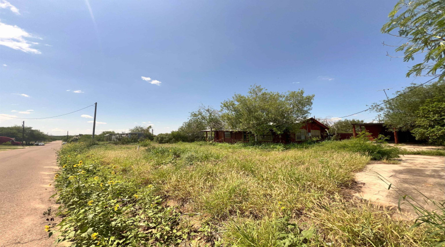 5311 Grande Lane, Zapata, Texas 78076, 2 Bedrooms Bedrooms, 3 Rooms Rooms,1 BathroomBathrooms,Residential,For Sale,5311 Grande Lane,20252212