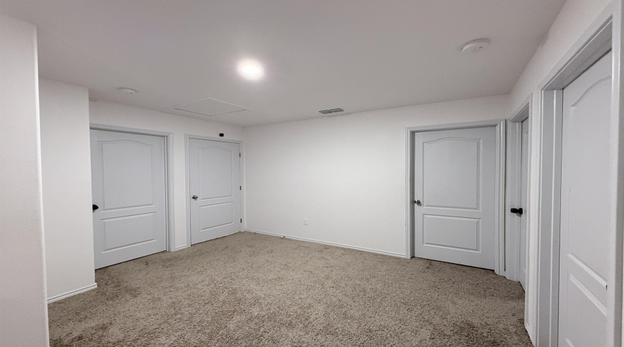 5615 Palestine Dr, Laredo, Texas 78046-5255, 4 Bedrooms Bedrooms, 6 Rooms Rooms,2 BathroomsBathrooms,Residential,For Sale,5615 Palestine Dr,20263807