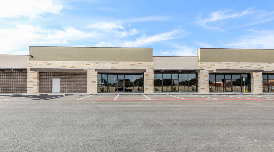 1016 Calton Rd, LAREDO, Texas 78041, 1 Room Rooms,1 BathroomBathrooms,Commercial retail/office,For Rent,1016 Calton Rd,20263811