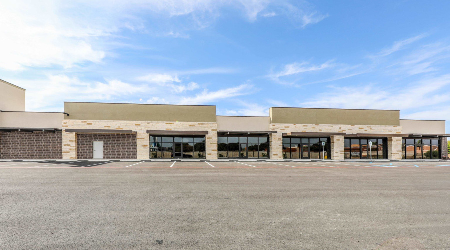 1016 Calton Rd, LAREDO, Texas 78041, 1 Room Rooms,1 BathroomBathrooms,Commercial retail/office,For Rent,1016 Calton Rd,20263811