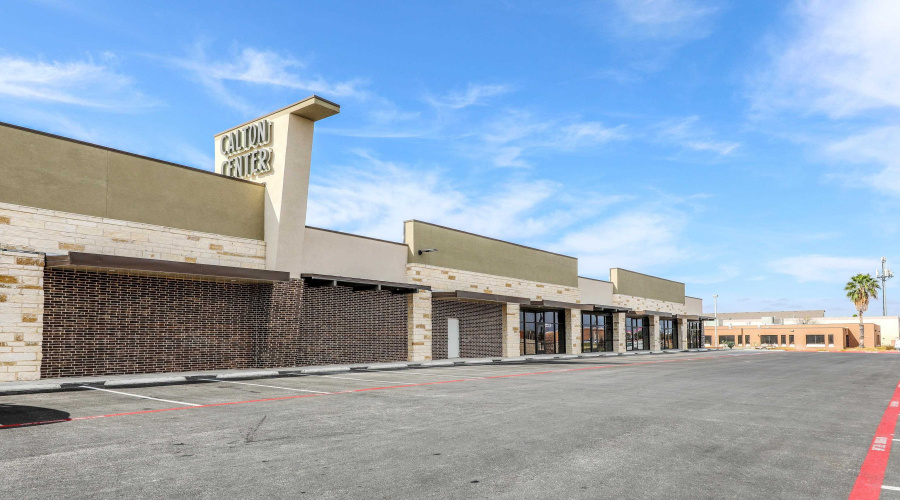 1016 Calton Rd, LAREDO, Texas 78041, 1 Room Rooms,1 BathroomBathrooms,Commercial retail/office,For Rent,1016 Calton Rd,20263812