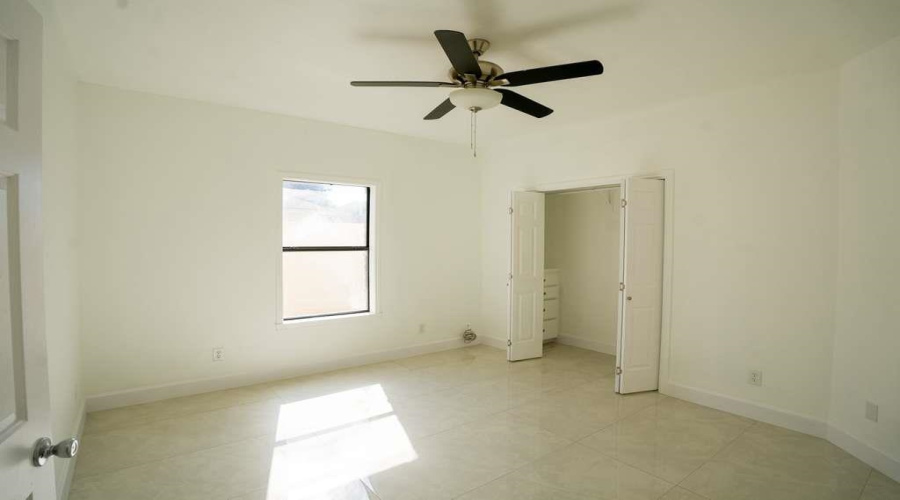 1046 Faldo Dr, Laredo, Texas 78045, 4 Bedrooms Bedrooms, 8 Rooms Rooms,3 BathroomsBathrooms,Residential,For Sale,1046 Faldo Dr,20263815