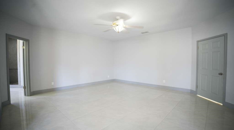 1046 Faldo Dr, Laredo, Texas 78045, 4 Bedrooms Bedrooms, 8 Rooms Rooms,3 BathroomsBathrooms,Residential,For Sale,1046 Faldo Dr,20263815