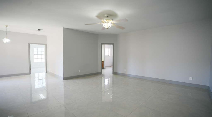 1046 Faldo Dr, Laredo, Texas 78045, 4 Bedrooms Bedrooms, 8 Rooms Rooms,3 BathroomsBathrooms,Residential,For Sale,1046 Faldo Dr,20263815