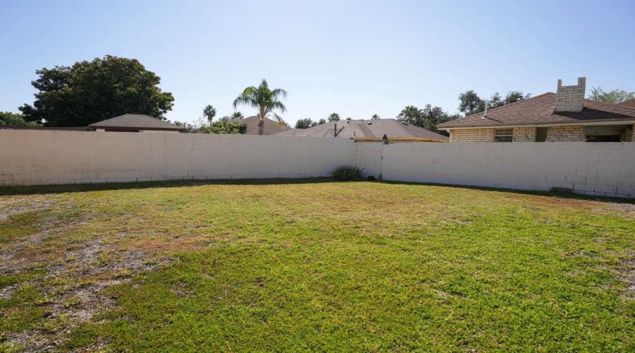 1046 Faldo Dr, Laredo, Texas 78045, 4 Bedrooms Bedrooms, 8 Rooms Rooms,3 BathroomsBathrooms,Residential,For Sale,1046 Faldo Dr,20263815
