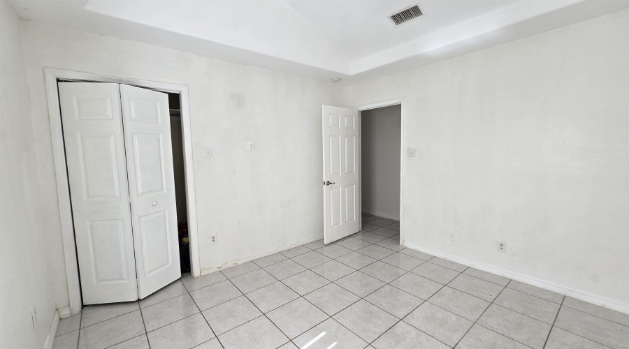 127 Pamplona Lp, Laredo, Texas 78046, 3 Bedrooms Bedrooms, 5 Rooms Rooms,2 BathroomsBathrooms,Residential,For Sale,127 Pamplona Lp,20263817