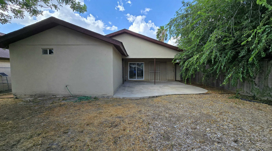 127 Pamplona Lp, Laredo, Texas 78046, 3 Bedrooms Bedrooms, 5 Rooms Rooms,2 BathroomsBathrooms,Residential,For Sale,127 Pamplona Lp,20263817