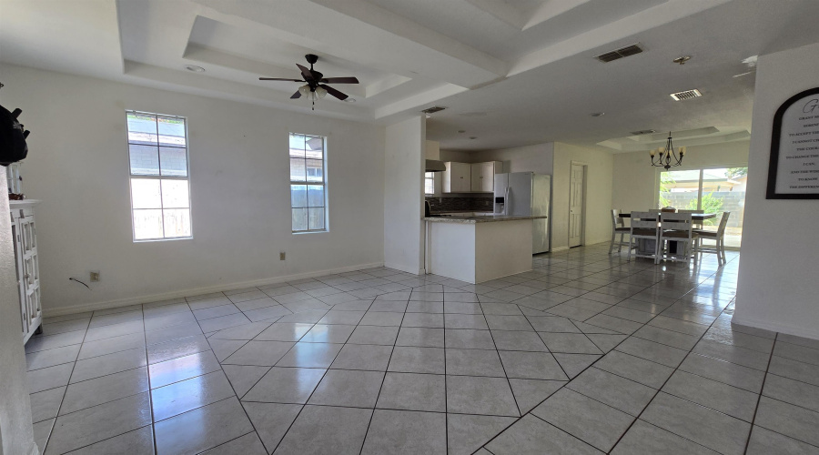 127 Pamplona Lp, Laredo, Texas 78046, 3 Bedrooms Bedrooms, 5 Rooms Rooms,2 BathroomsBathrooms,Residential,For Sale,127 Pamplona Lp,20263817