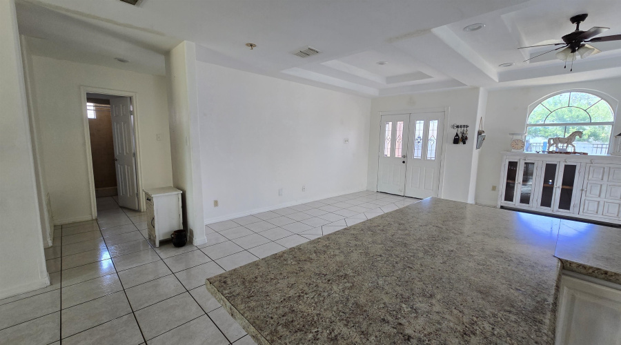127 Pamplona Lp, Laredo, Texas 78046, 3 Bedrooms Bedrooms, 5 Rooms Rooms,2 BathroomsBathrooms,Residential,For Sale,127 Pamplona Lp,20263817