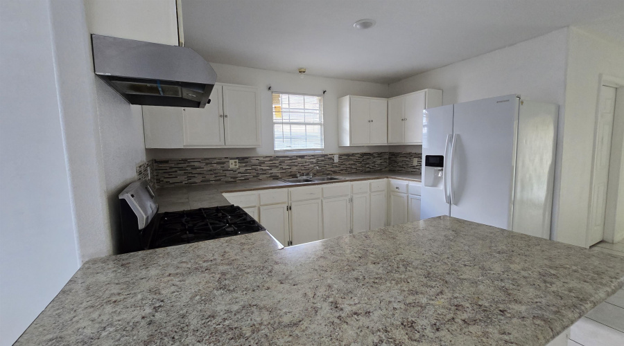 127 Pamplona Lp, Laredo, Texas 78046, 3 Bedrooms Bedrooms, 5 Rooms Rooms,2 BathroomsBathrooms,Residential,For Sale,127 Pamplona Lp,20263817