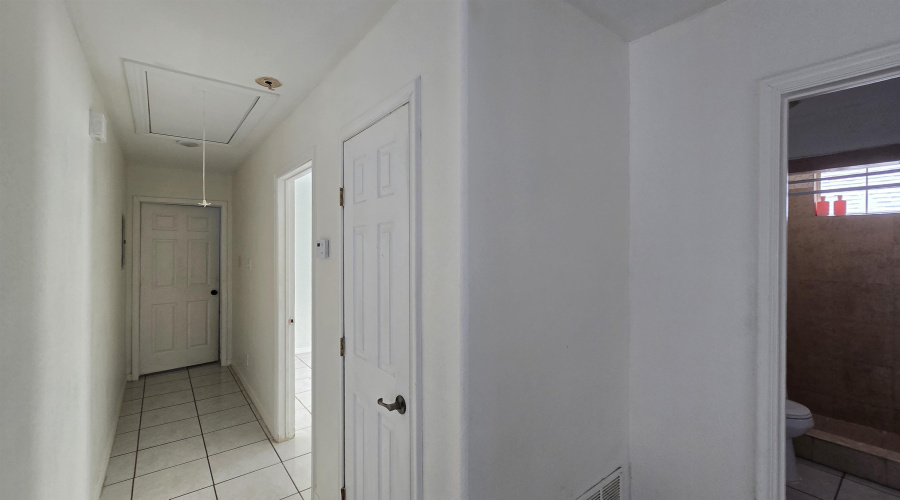 127 Pamplona Lp, Laredo, Texas 78046, 3 Bedrooms Bedrooms, 5 Rooms Rooms,2 BathroomsBathrooms,Residential,For Sale,127 Pamplona Lp,20263817