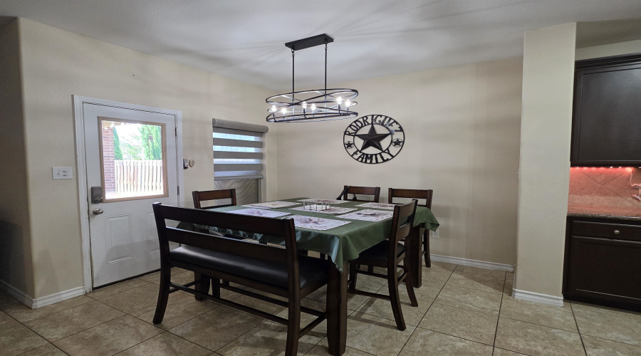 302 Date Palm Dr., LAREDO, Texas 78045, 4 Bedrooms Bedrooms, 8 Rooms Rooms,3 BathroomsBathrooms,Residential,For Rent,302 Date Palm Dr.,20263818