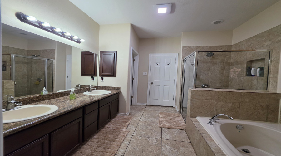302 Date Palm Dr., LAREDO, Texas 78045, 4 Bedrooms Bedrooms, 8 Rooms Rooms,3 BathroomsBathrooms,Residential,For Rent,302 Date Palm Dr.,20263818