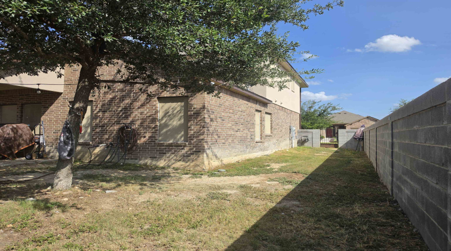 302 Date Palm Dr., LAREDO, Texas 78045, 4 Bedrooms Bedrooms, 8 Rooms Rooms,3 BathroomsBathrooms,Residential,For Rent,302 Date Palm Dr.,20263818