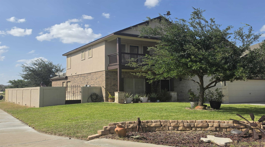 302 Date Palm Dr., LAREDO, Texas 78045, 4 Bedrooms Bedrooms, 8 Rooms Rooms,3 BathroomsBathrooms,Residential,For Rent,302 Date Palm Dr.,20263818
