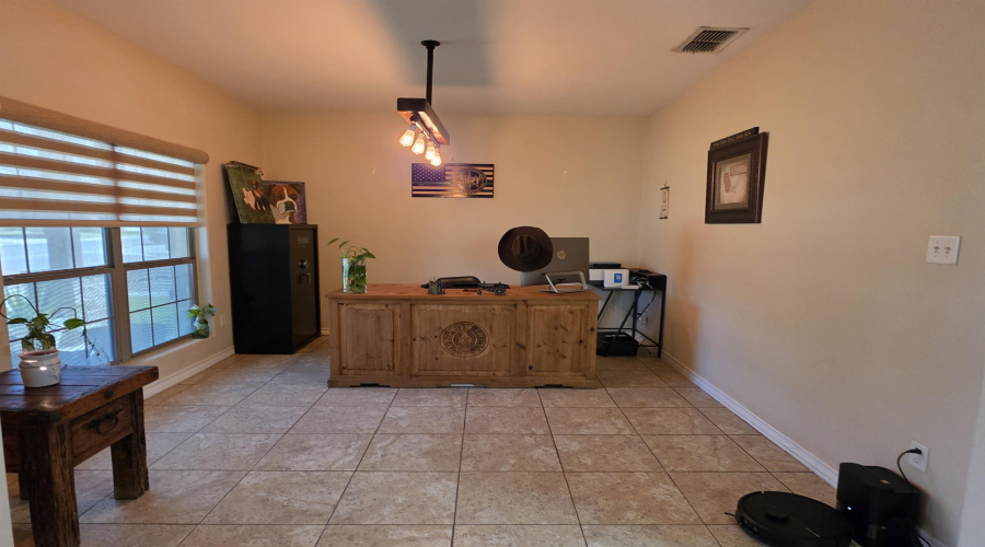 302 Date Palm Dr., LAREDO, Texas 78045, 4 Bedrooms Bedrooms, 8 Rooms Rooms,3 BathroomsBathrooms,Residential,For Rent,302 Date Palm Dr.,20263818