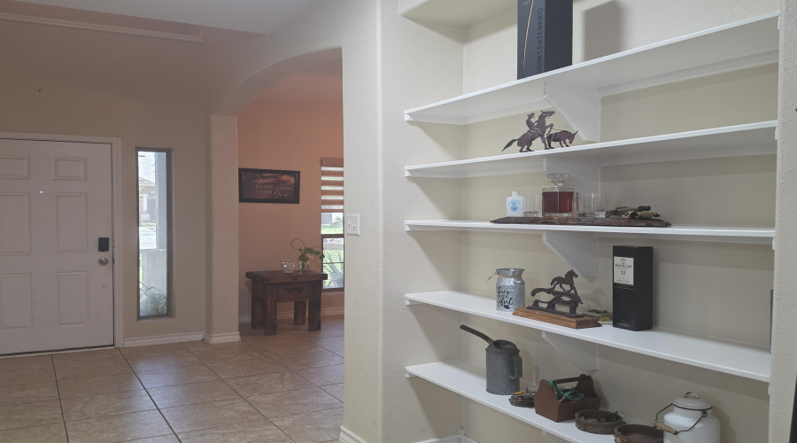 302 Date Palm Dr., LAREDO, Texas 78045, 4 Bedrooms Bedrooms, 8 Rooms Rooms,3 BathroomsBathrooms,Residential,For Rent,302 Date Palm Dr.,20263818