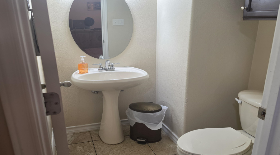 302 Date Palm Dr., LAREDO, Texas 78045, 4 Bedrooms Bedrooms, 8 Rooms Rooms,3 BathroomsBathrooms,Residential,For Rent,302 Date Palm Dr.,20263818